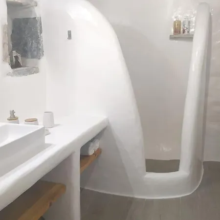 Danae's Cycladic House Villa