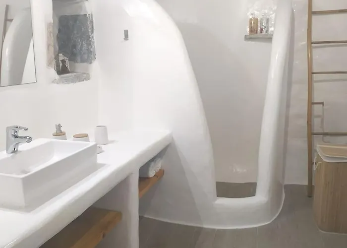 Danae's Cycladic House Villa